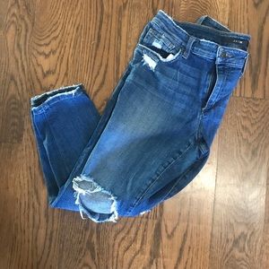 🙌🏼Joe’s Jeans distressed slim leg boyfriend🙌🏼